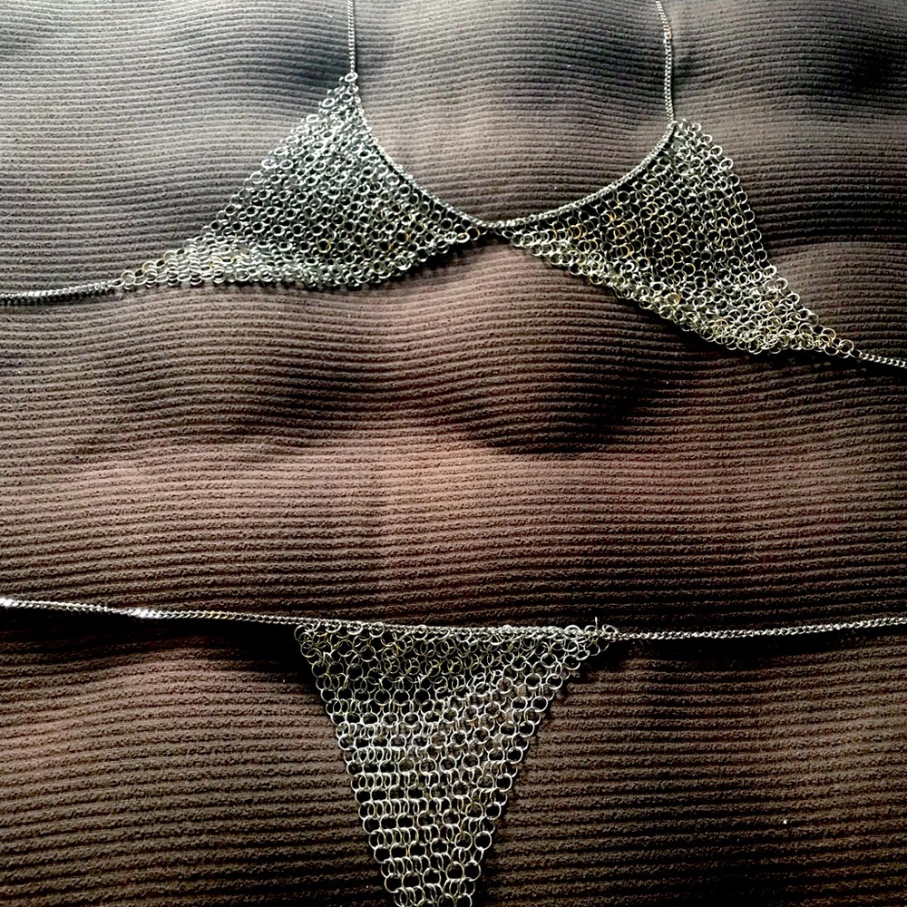 Women’s One-Size fits all Chainmail or Chainlink Bra and Panty Set-New